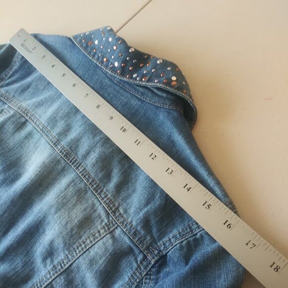 Roz & Ali women's size S Medium wash jean jacket - Picture 10 of 16